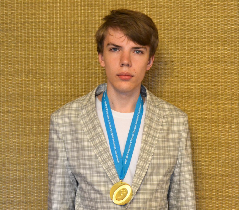 Российский школьник победил в международной олимпиаде по физике