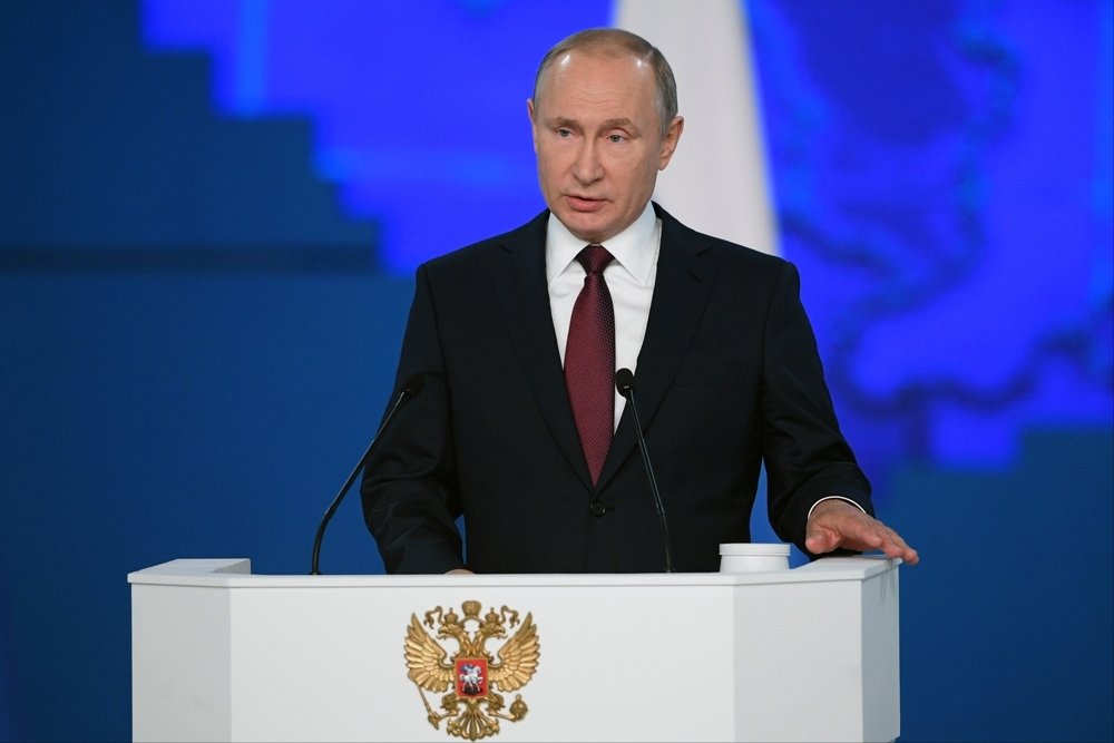 Путин предложил с 2020 года запустить программу “Земский учитель”