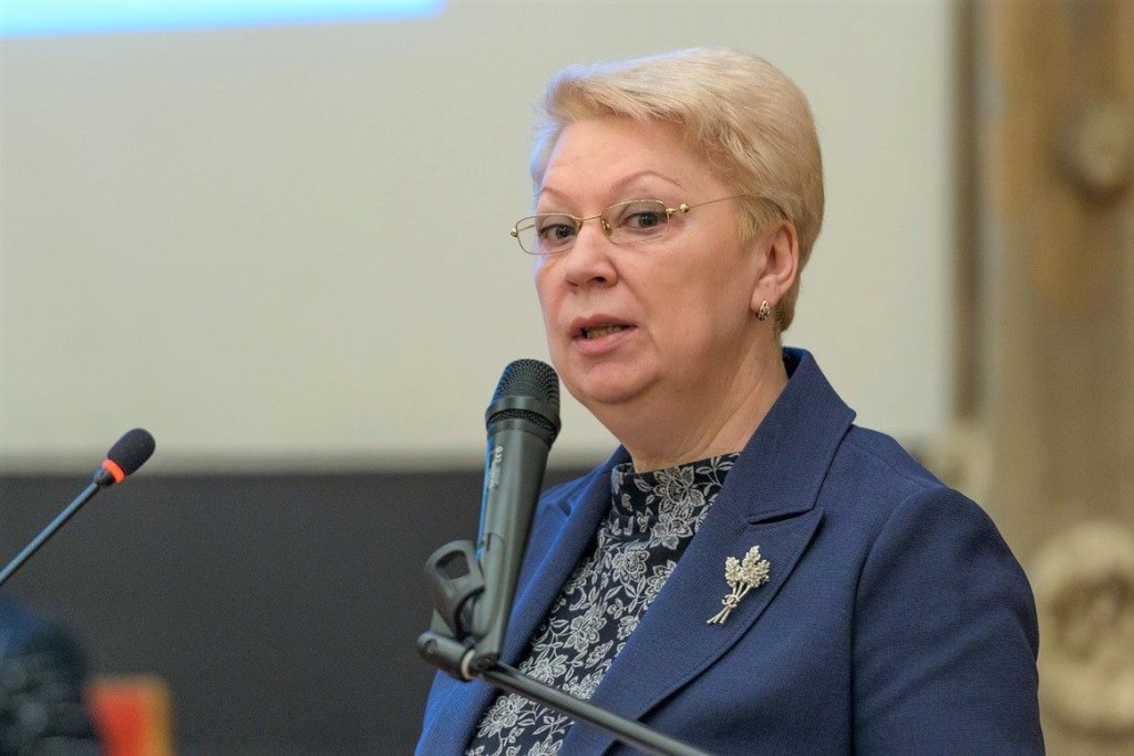 Васильева призвала решать конфликты между учителями и родителями без участия детей