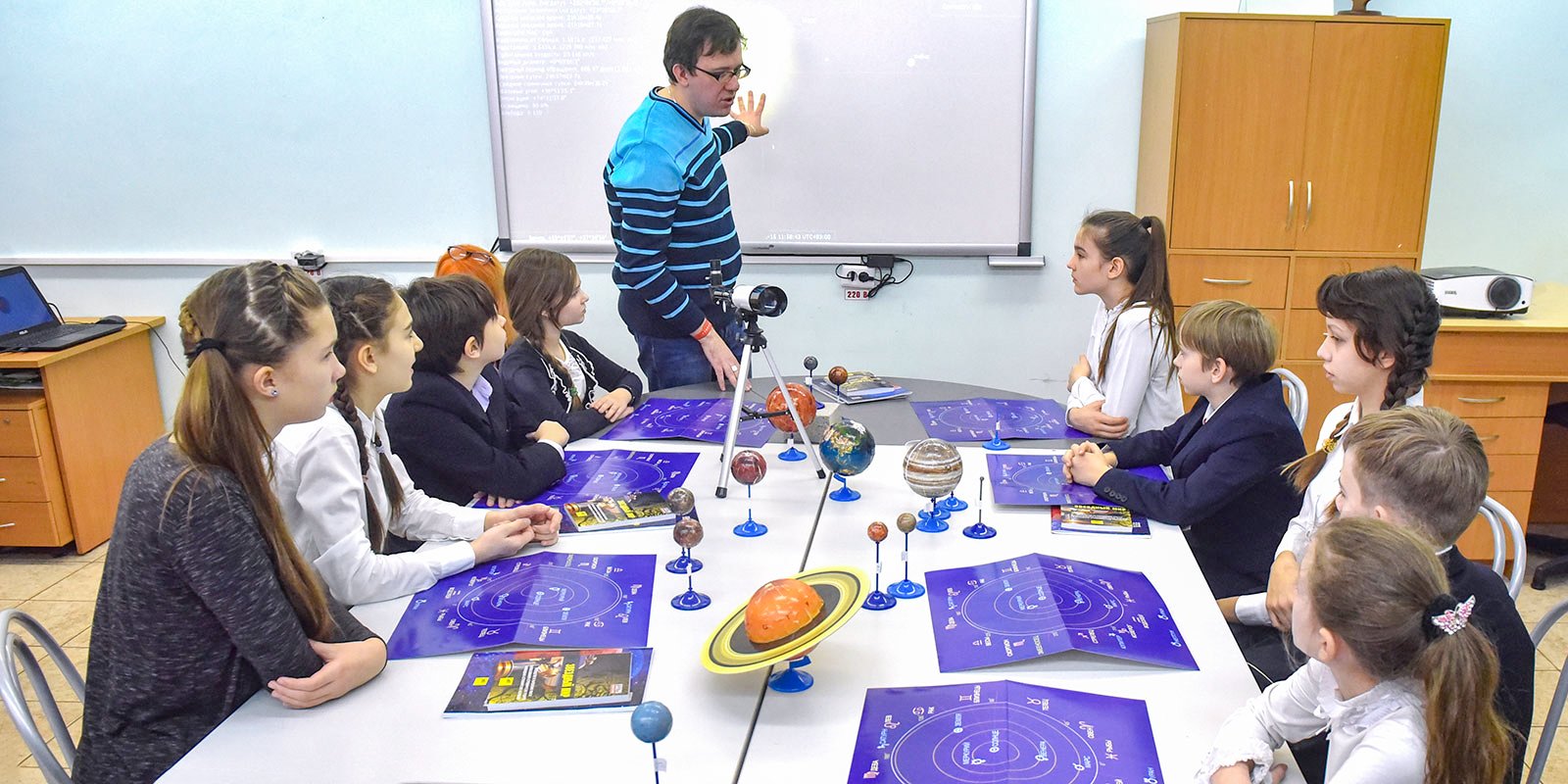 Московским школьникам покажут фильмы о космосе на День космонавтики
