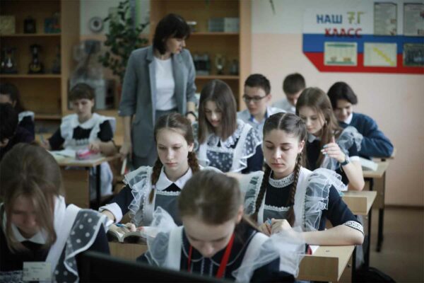 Выпускникам Курской, Белгородской и Брянской областей смогут выдать аттестат без ЕГЭ