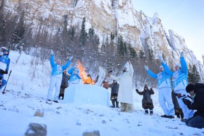 В Якутии у подножья Ленских столбов зажгли огонь VIII Международных игр «Дети Азии»